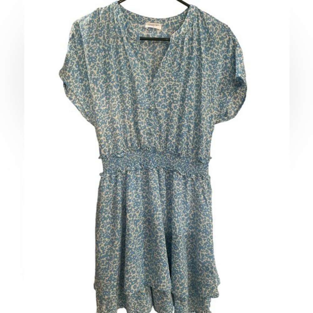 Sienna Sky floral printed smocked short mini dress, size medium new with tags
